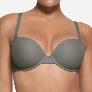 Skims Fits Everybody T-shirt Bra